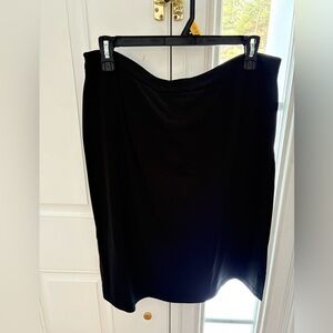 Ann Taylor Women’s Black skirt - Size 14